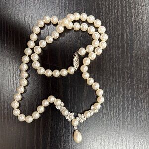 Pearl Necklace with 14K white Gold and Diamond Accents